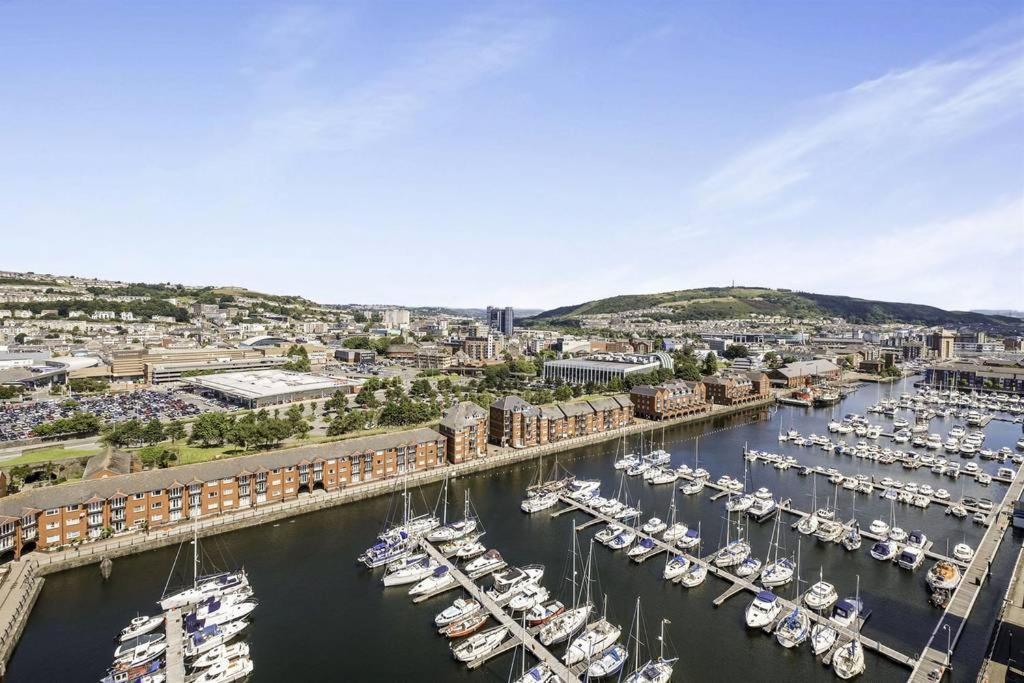 Ferienwohnung Beach On The Doorstep Meridian Tower Marina Swansea Exterior foto