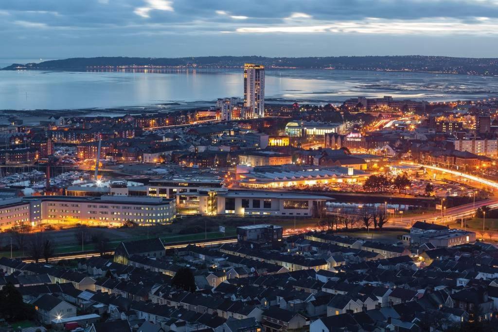 Ferienwohnung Beach On The Doorstep Meridian Tower Marina Swansea Exterior foto