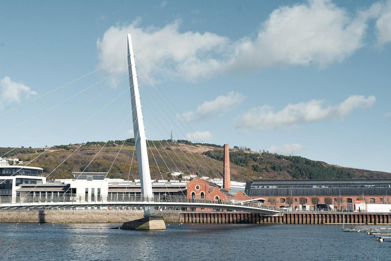 Ferienwohnung Beach On The Doorstep Meridian Tower Marina Swansea Exterior foto